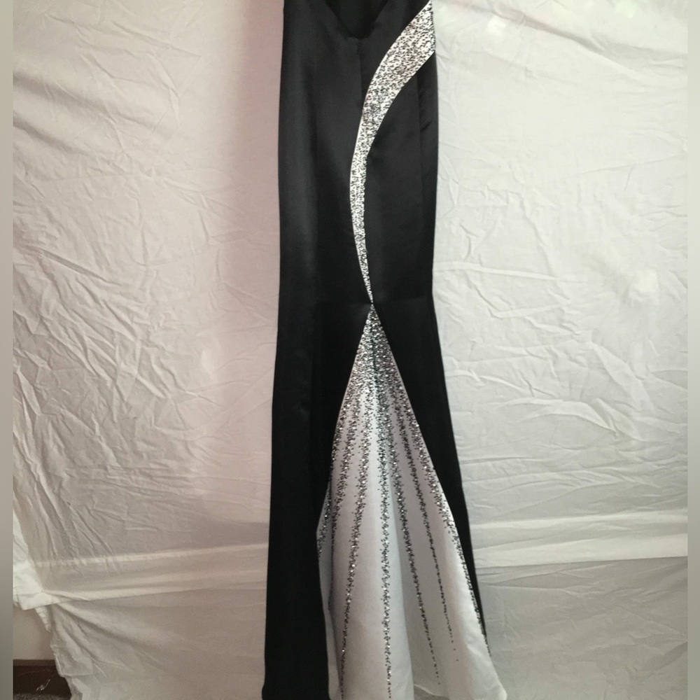 Prom dress - Picture 2 of 2